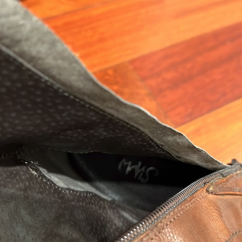 Mavis brown boots in size 5. Worn only once. Good condition. - Picture 3 of 5